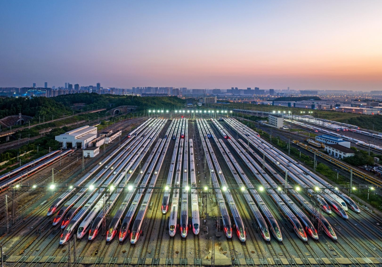 心向暖陽，步履生花